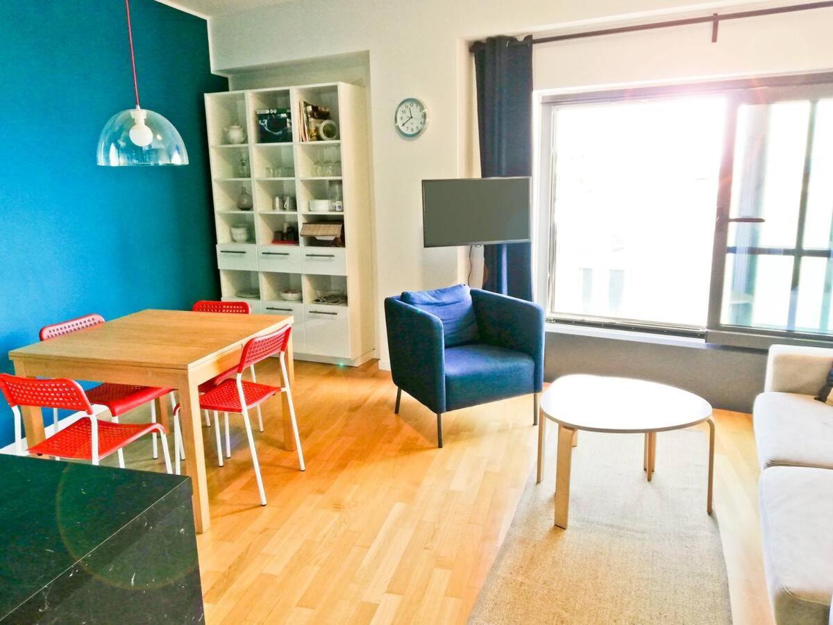 Modern & Bright Flat - 2 Min From The Sea Apartment Savona Bagian luar foto
