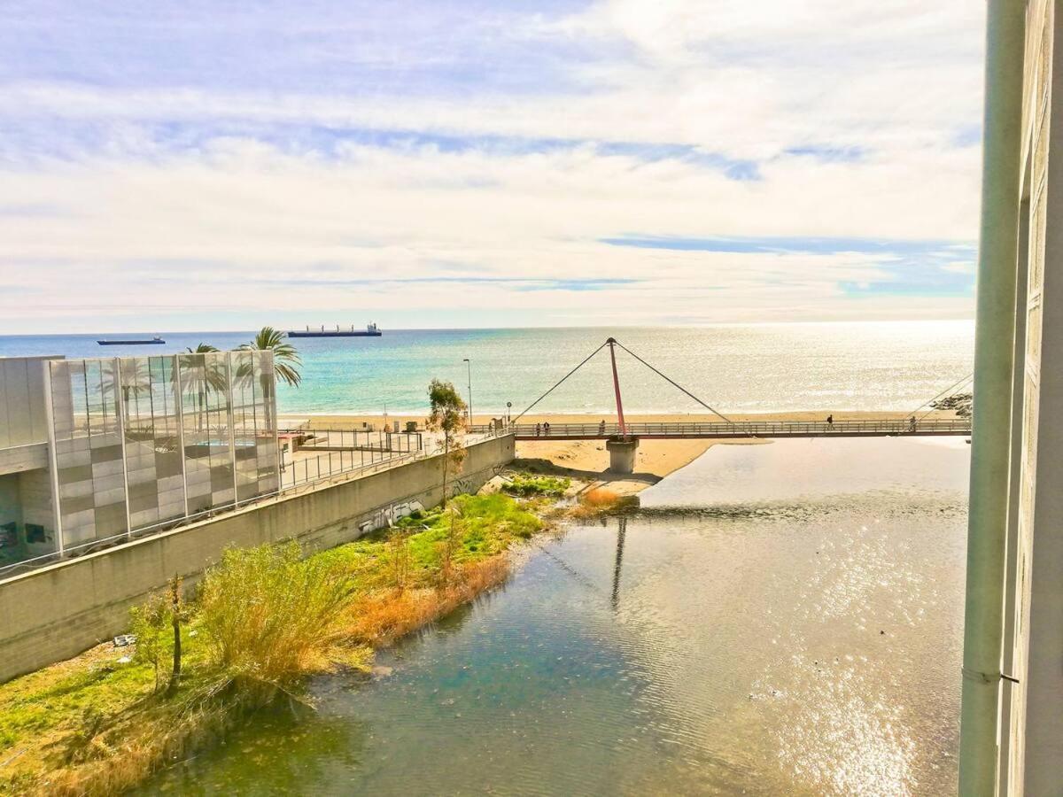Modern & Bright Flat - 2 Min From The Sea Apartment Savona Bagian luar foto