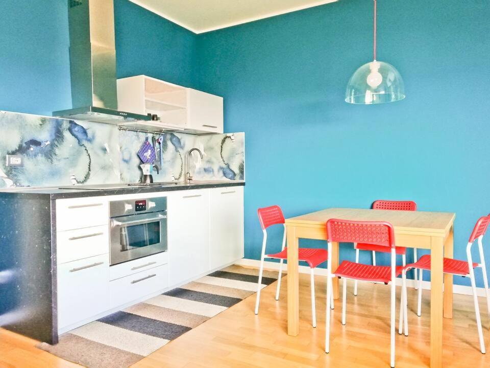 Modern & Bright Flat - 2 Min From The Sea Apartment Savona Bagian luar foto