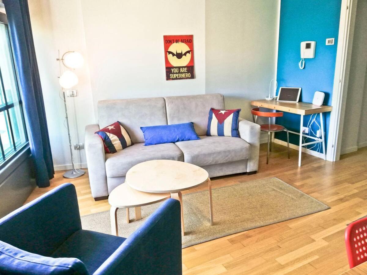 Modern & Bright Flat - 2 Min From The Sea Apartment Savona Bagian luar foto