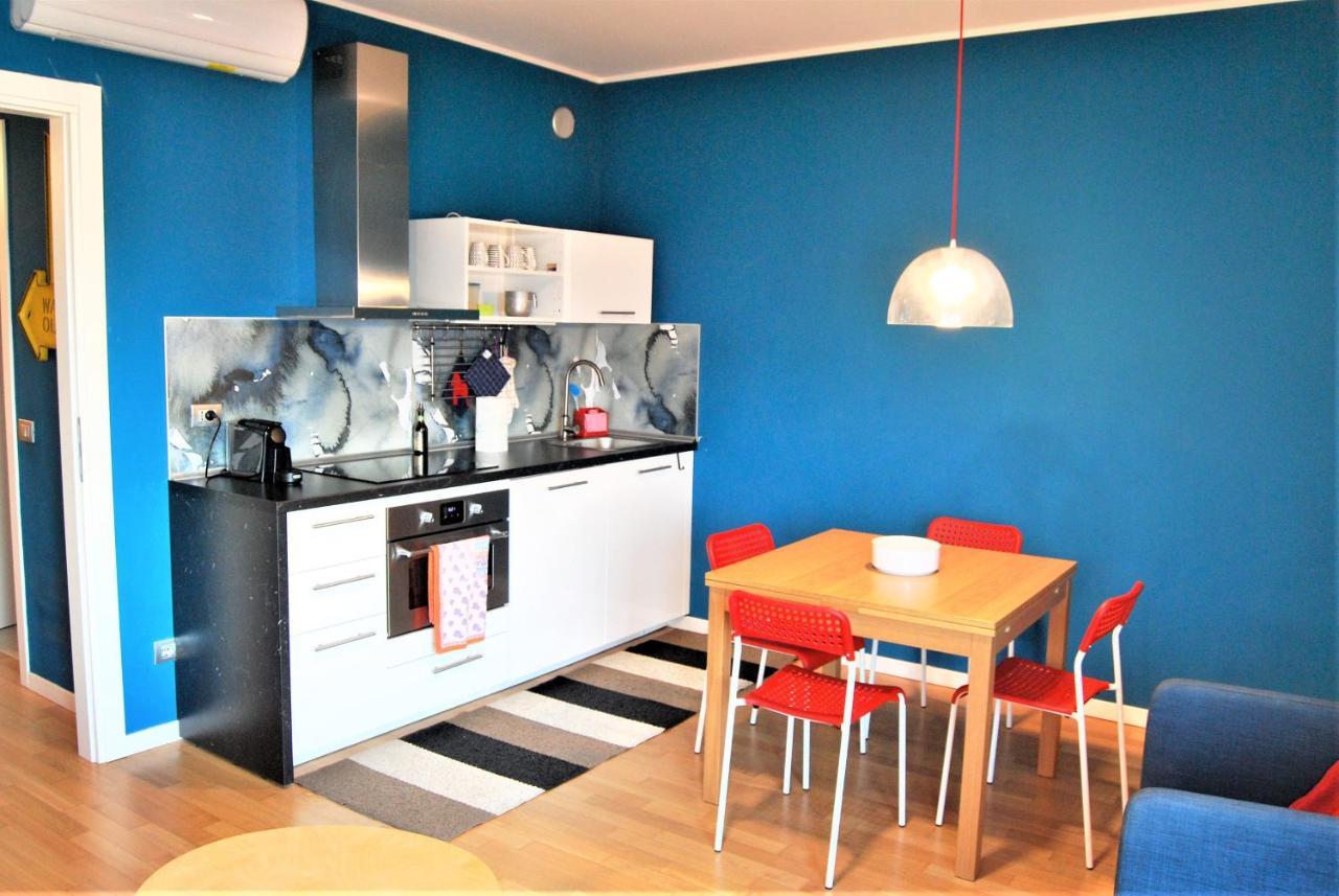 Modern & Bright Flat - 2 Min From The Sea Apartment Savona Bagian luar foto