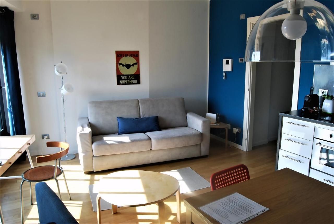 Modern & Bright Flat - 2 Min From The Sea Apartment Savona Bagian luar foto
