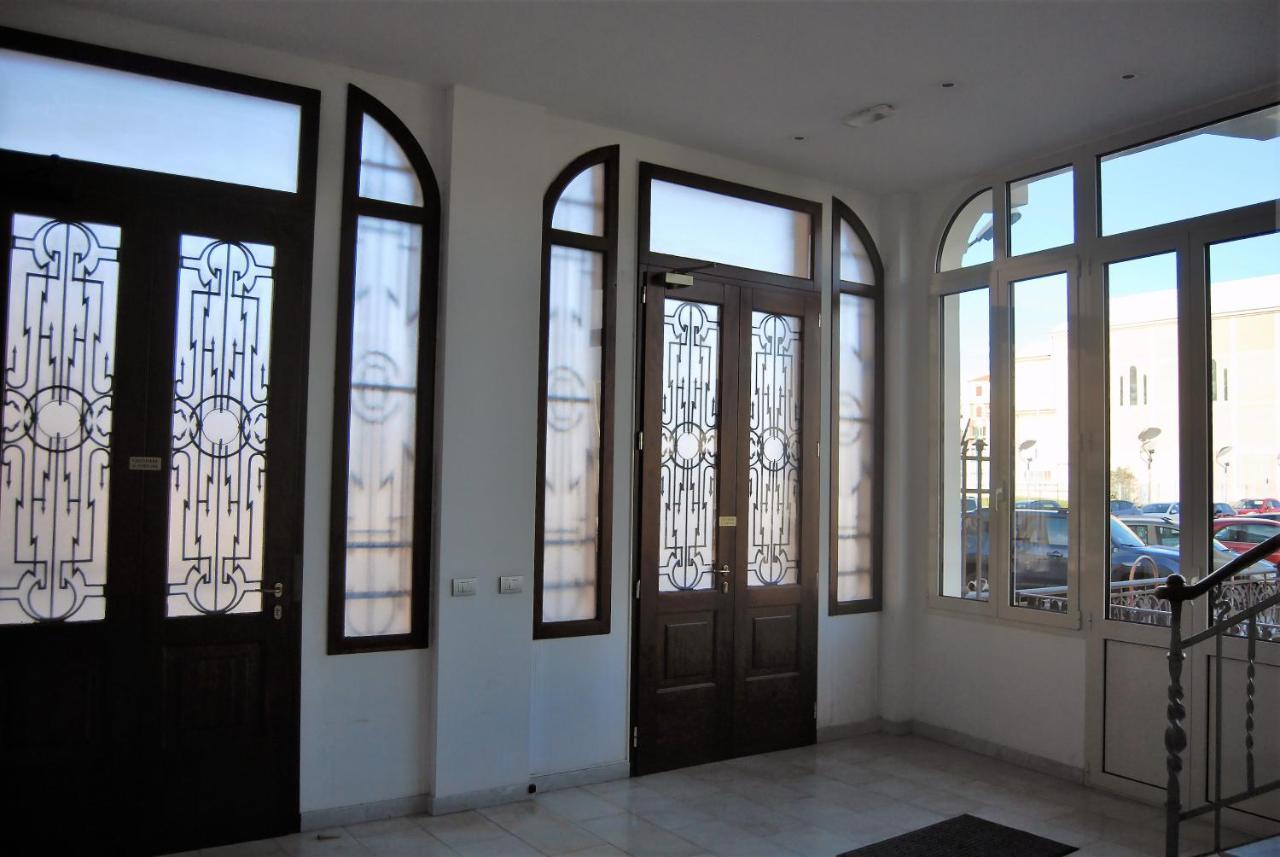 Modern & Bright Flat - 2 Min From The Sea Apartment Savona Bagian luar foto